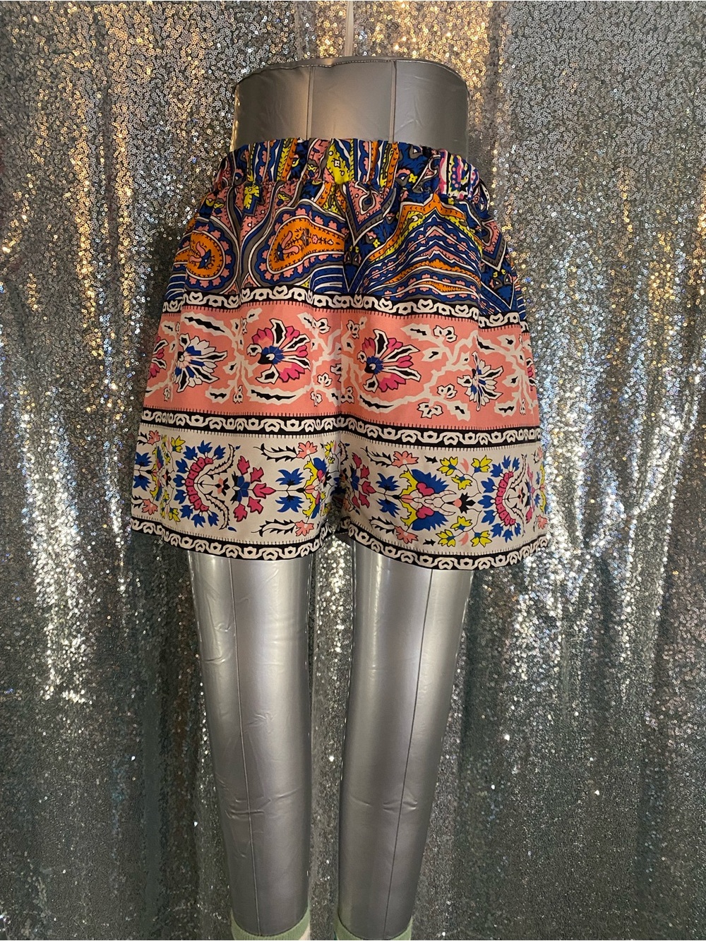 ✨💙🧡 TRUE DESTINY PAISLEY TAPESTRY SHORTS—BOHO HEAT W/A RETRO TWIST 💛🩷✨